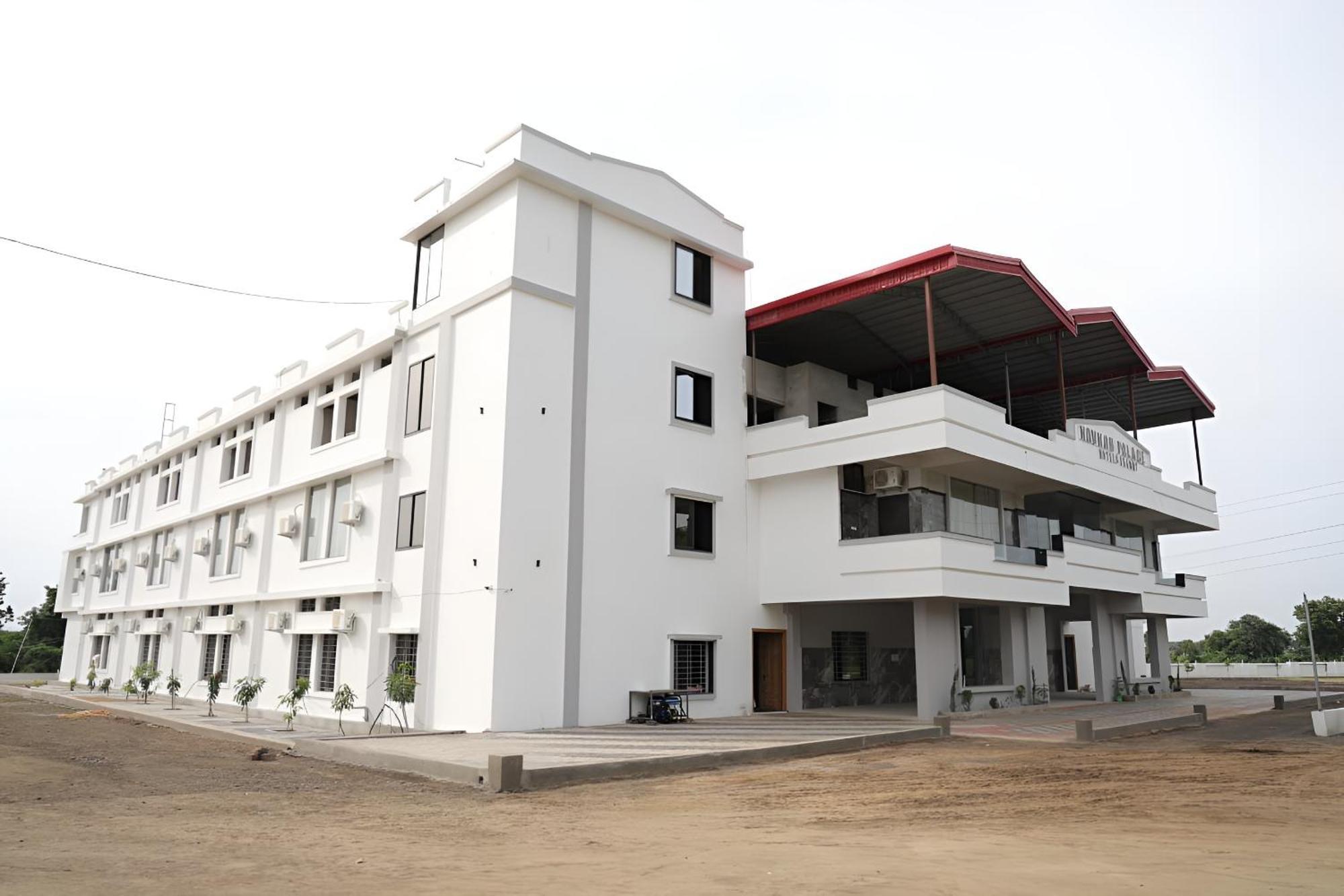 Navkar Palace Hotel & Resort, Sanawad ภายนอก รูปภาพ
